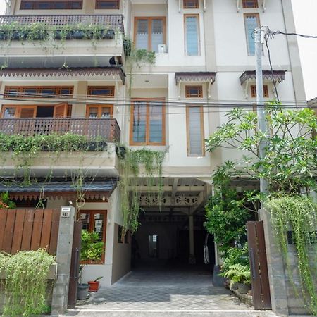 Urbanview Rumah Kandjani Yogyakarta Kejayan Exterior foto