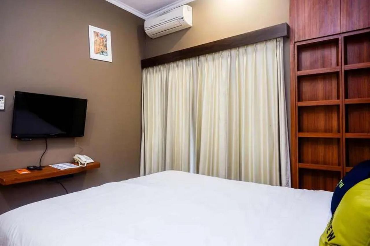 Urbanview Rumah Kandjani Yogyakarta Kejayan Exterior foto